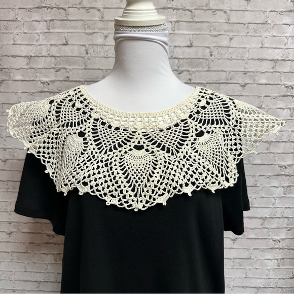 Accessories - Vintage Crochet Ecru Beige Ivory Lace Collar 22 in X 7 in